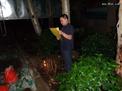 出道的第一场公益超度法事