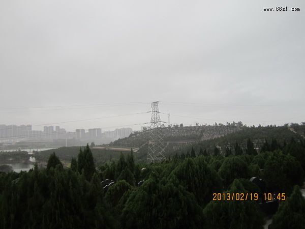 南宁青龙岗长安墓园为客户选墓地